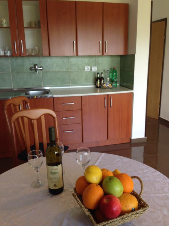 Apartmani Lazarevic Luštica Exterior foto