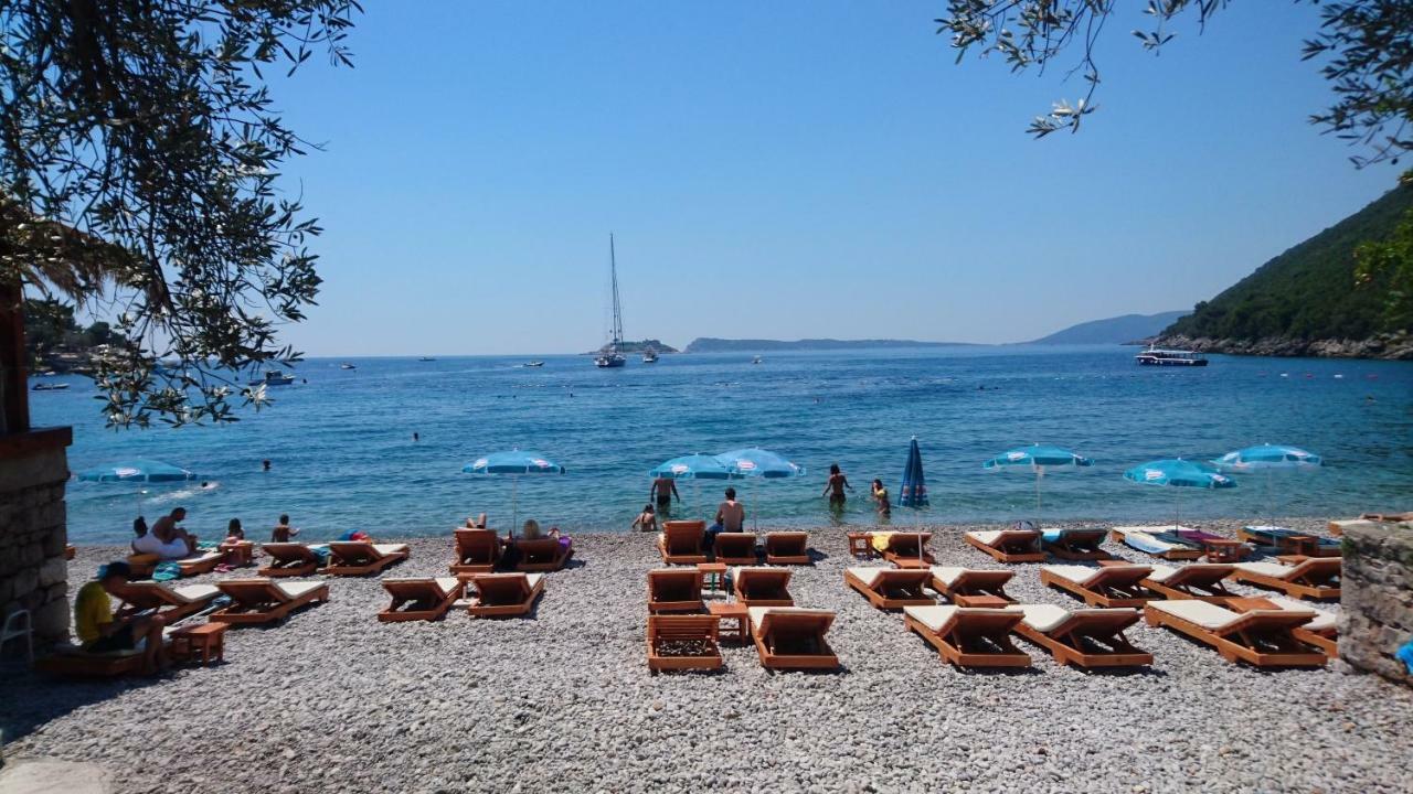Apartmani Lazarevic Luštica Exterior foto